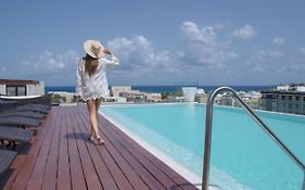 Macondo 5Ta Av Residences Fi
